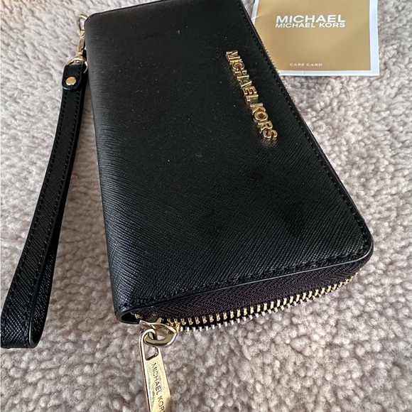 Michael Kors Women Black Wallet 
Leather Wristlet Standard Size - Picture 7 of 8
